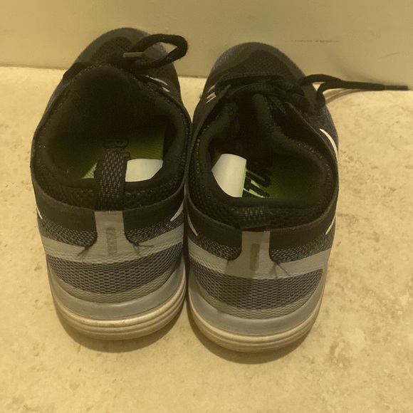 Pre-loved Nike free run - Picture 3 of 5